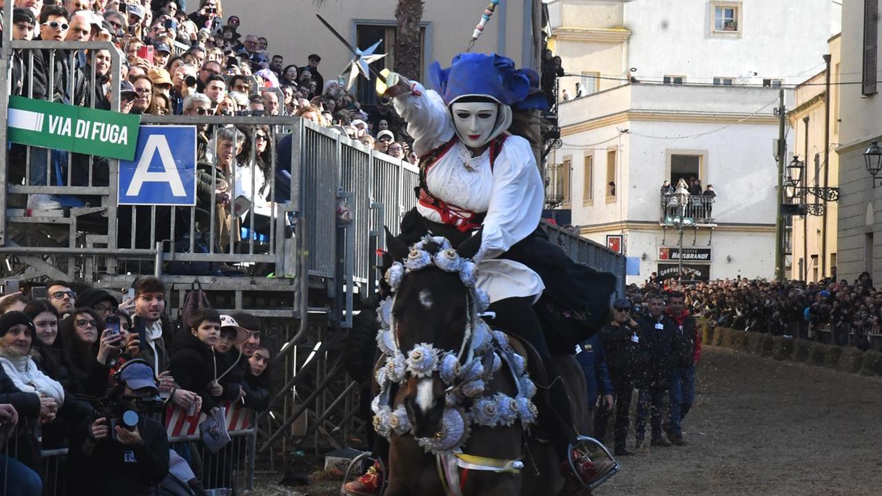 Online i biglietti per la Sartiglia, ecco i prezzi per un posto in tribuna