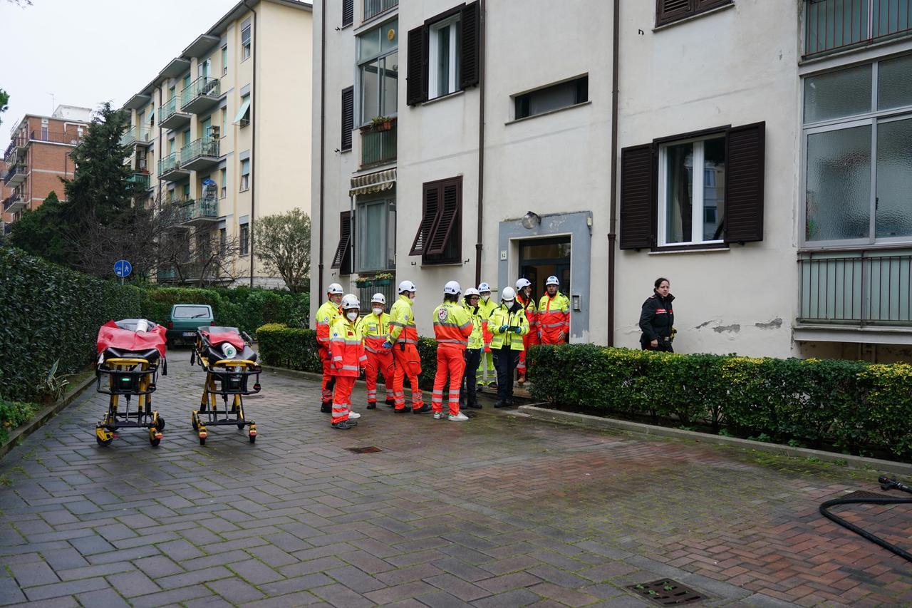 i volontari della Svs sul luogo dell'incendio (Foto di Franco Silvi)