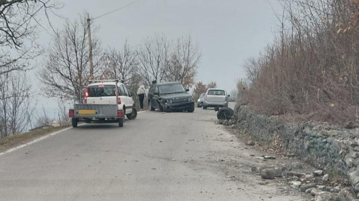 Il suv Land Rover dopo lo schianto