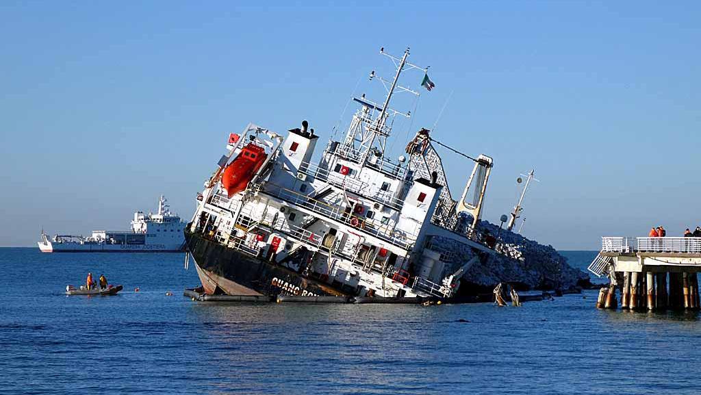 La nave incagliata
