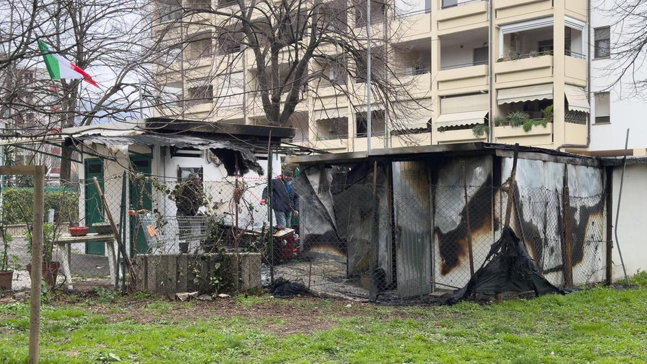 I danni al capanno accanto al pallaio del Soccorso (foto Nucci)