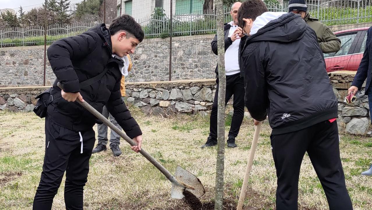 Solidarietà al Montiferru dopo l’incendio del 2021, Figc Sardegna dona 250 nuovi alberi
