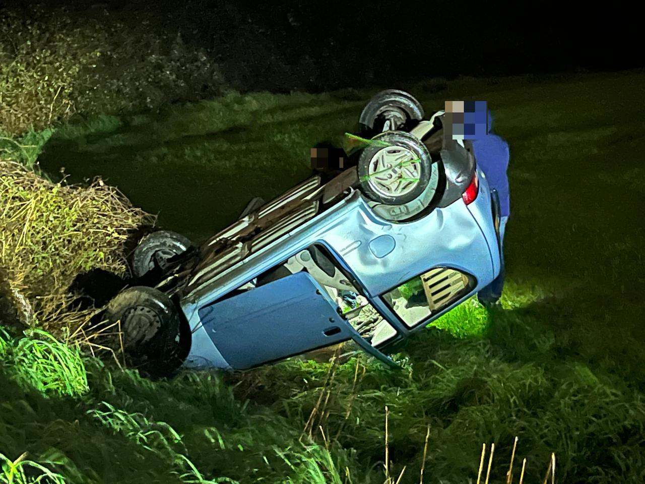 
	L'auto ribaltata (Foto Stick)

