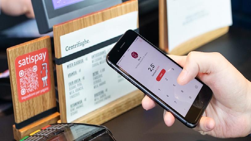 Satispay cambia rotta, arrivano le commissioni sui trasferimenti