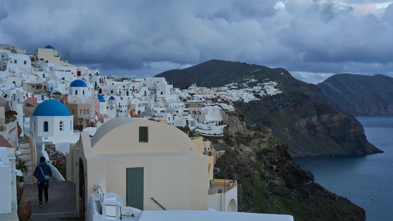 Forti scosse di terremoto a Santorini, paura sull’isola: la più forte di magnitudo 5.5