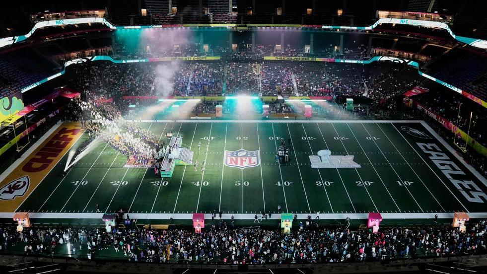 È la notte del Super Bowl 2025: chi gioca, dove vederlo e l’halftime show