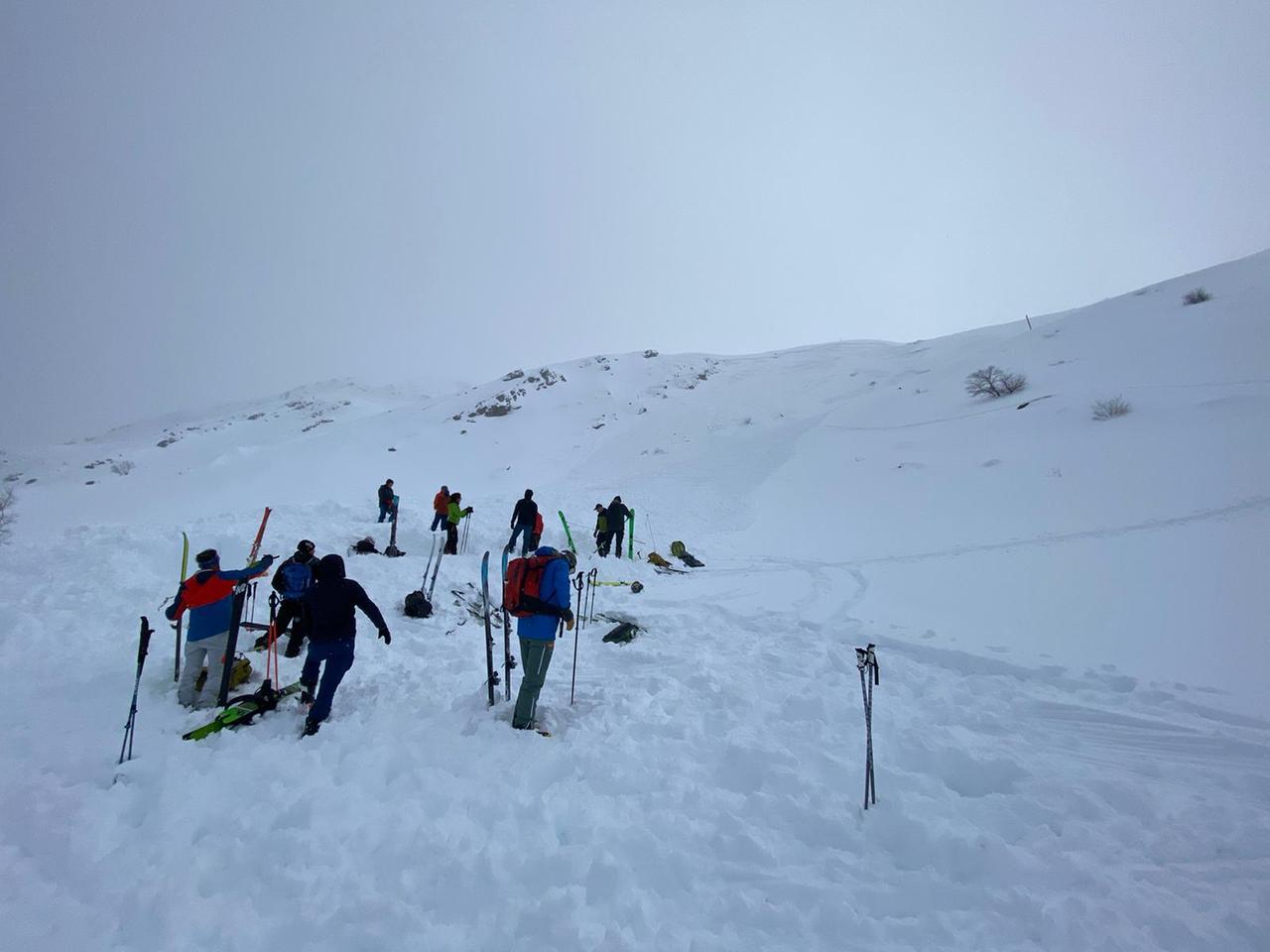  Valanga sul Monte Cusna travolge 4 scialpinisti, due sepolti dalla neve: tutti in salvo