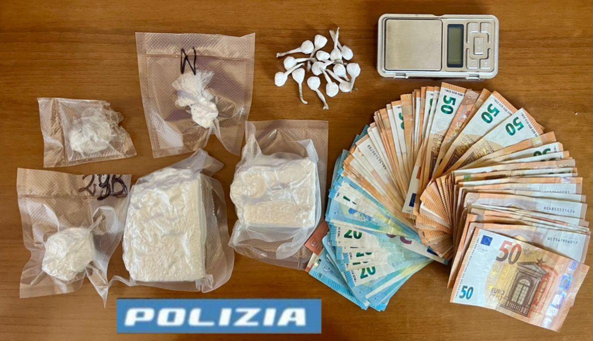 Oltre 400 grammi di cocaina nel beauty case: tre arresti