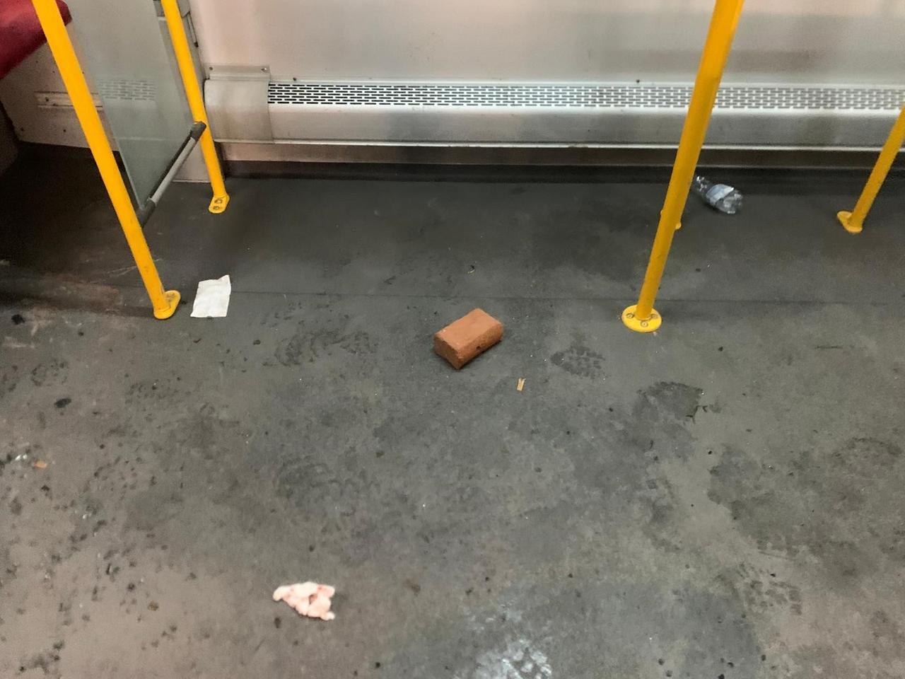 Reggiana-Cesena, un mattone contro il bus di Seta che trasporta i tifosi romagnoli