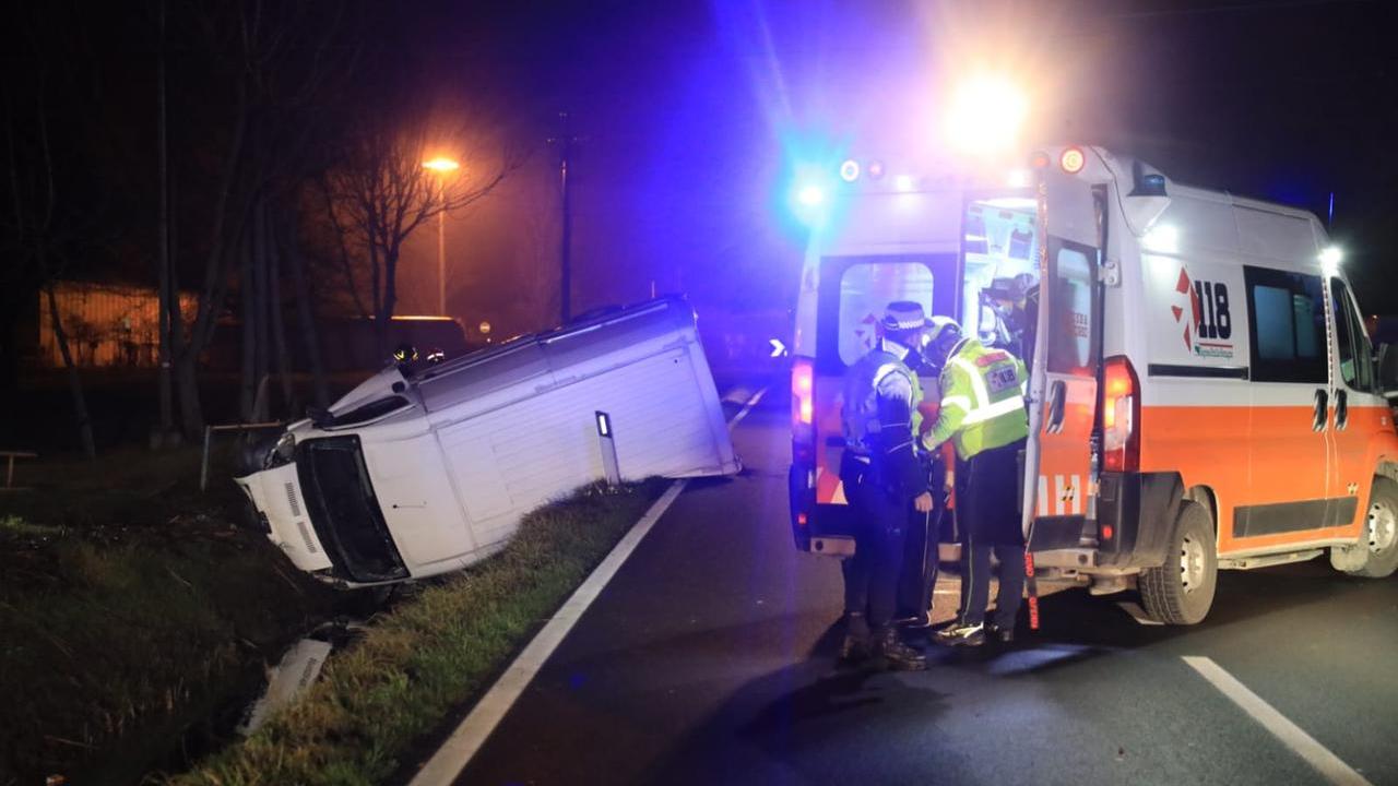 Il furgone nel fossato