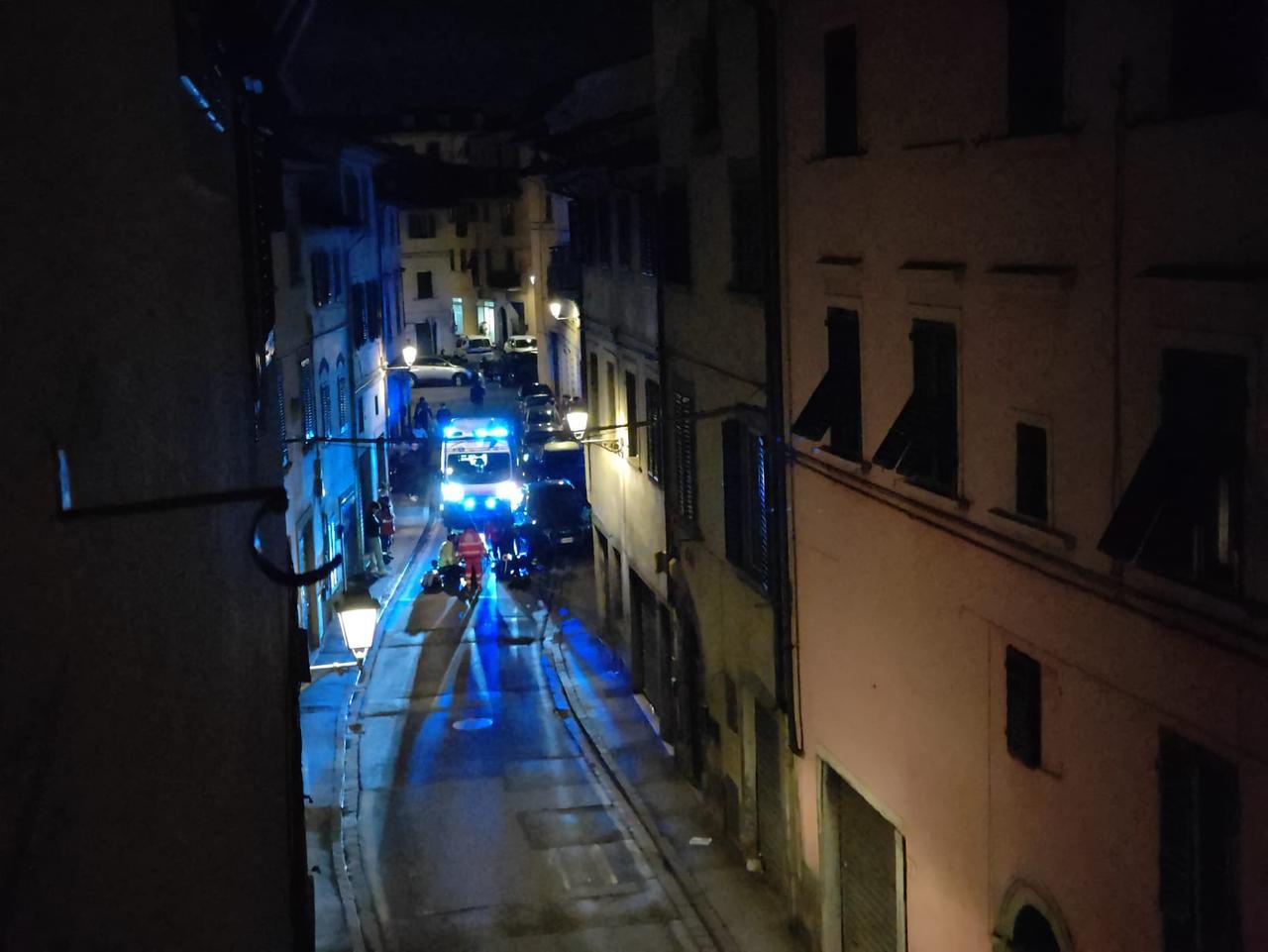 
	I soccorsi al giovane travolto dall'auto pirata

