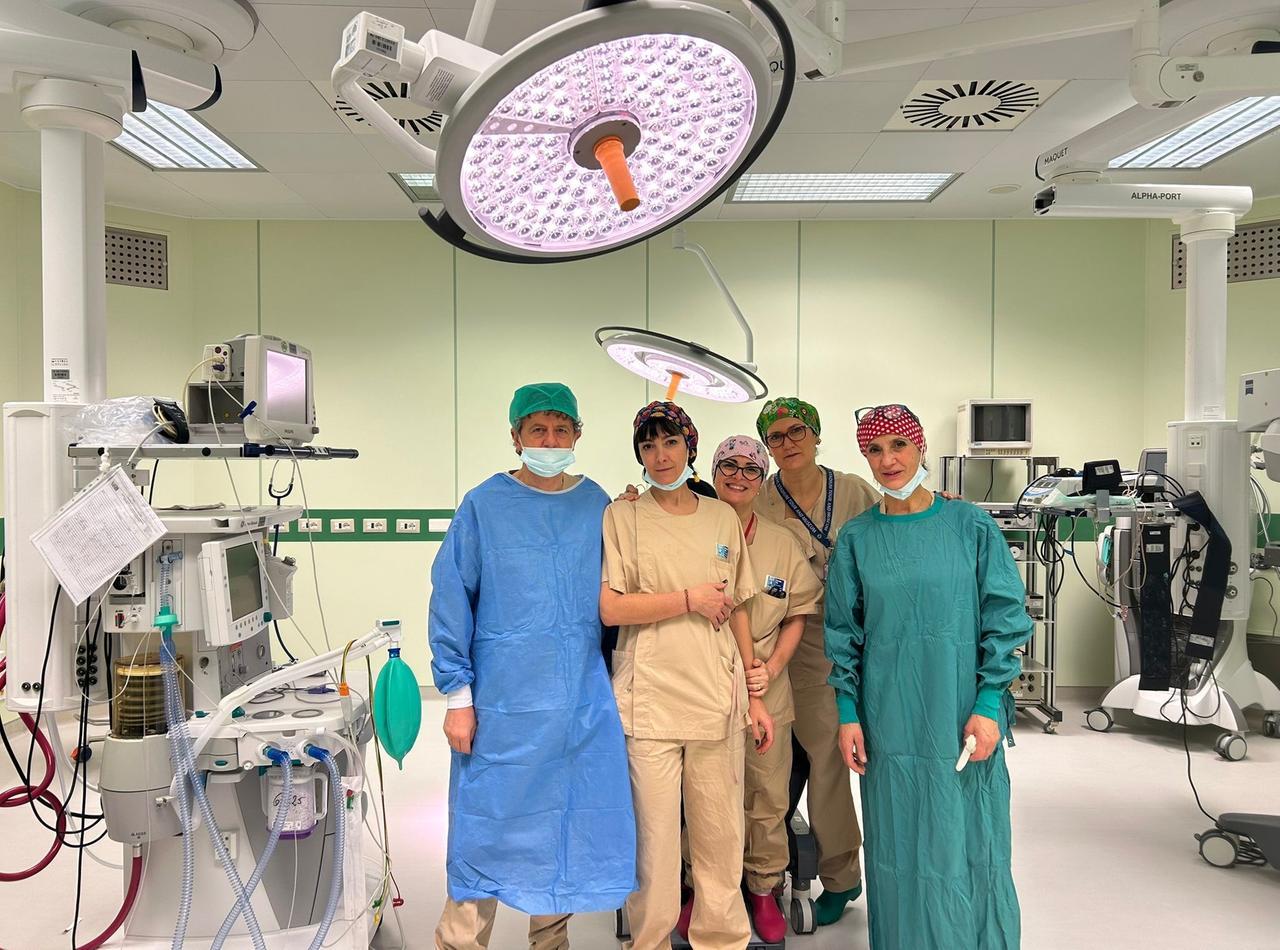 
	Il personale dell&rsquo;Oculistica in sala operatoria al &ldquo;San Luca&rdquo;

