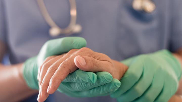 Suicidio assistito, morta a Firenze la donna che aspettava l’ok dell’Asl per il farmaco