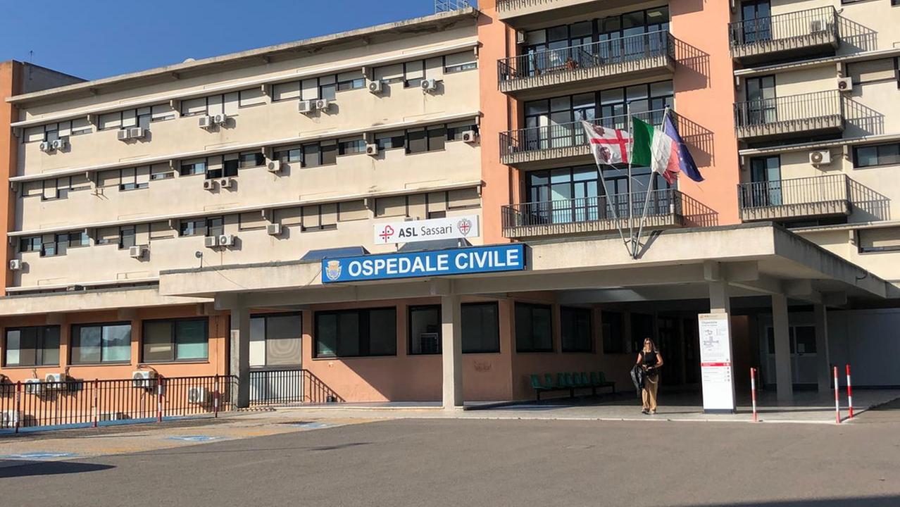 Bambina morta dopo l’intervento alle tonsille: lutto cittadino e Carnevale annullato