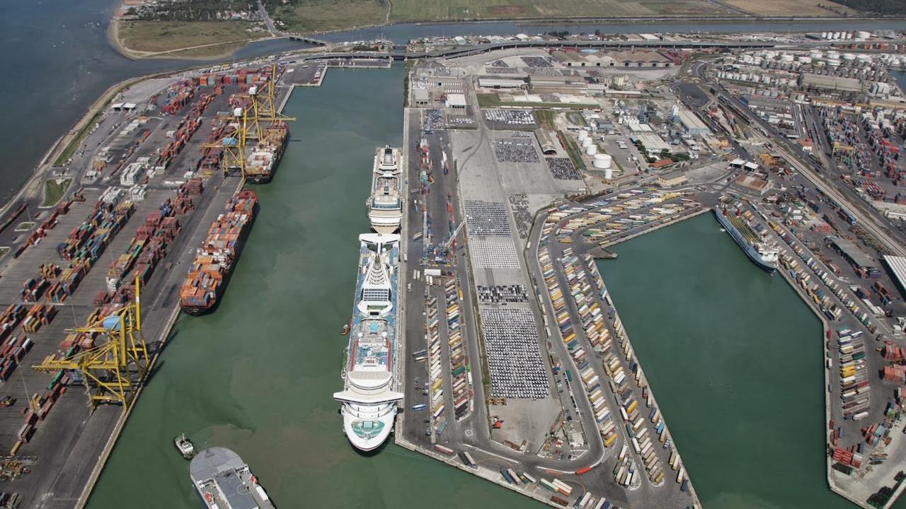 Una veduta dall'alto di una parte dello scalo (foto d'archivio)