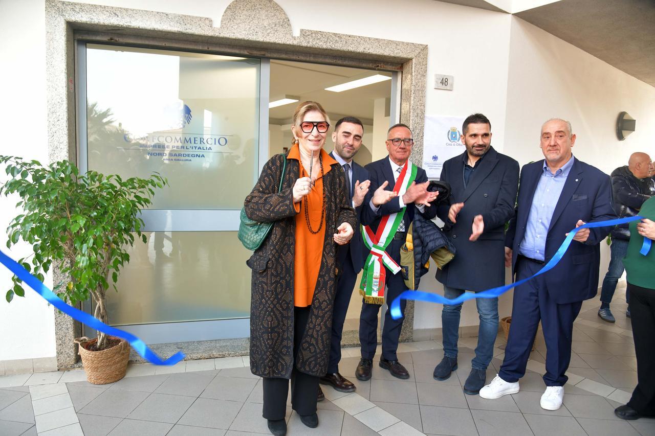 
	L'inaugurazione della sala "Gianni Ponsanu" (foto di Vanna Sanna)

