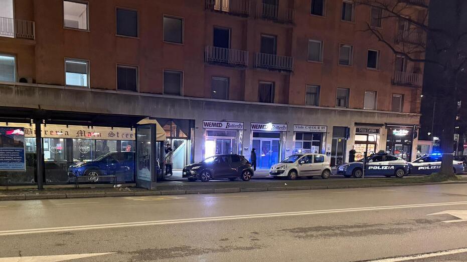 Ferrara, scippata sull’autobus: due donne si nascondono nel pub