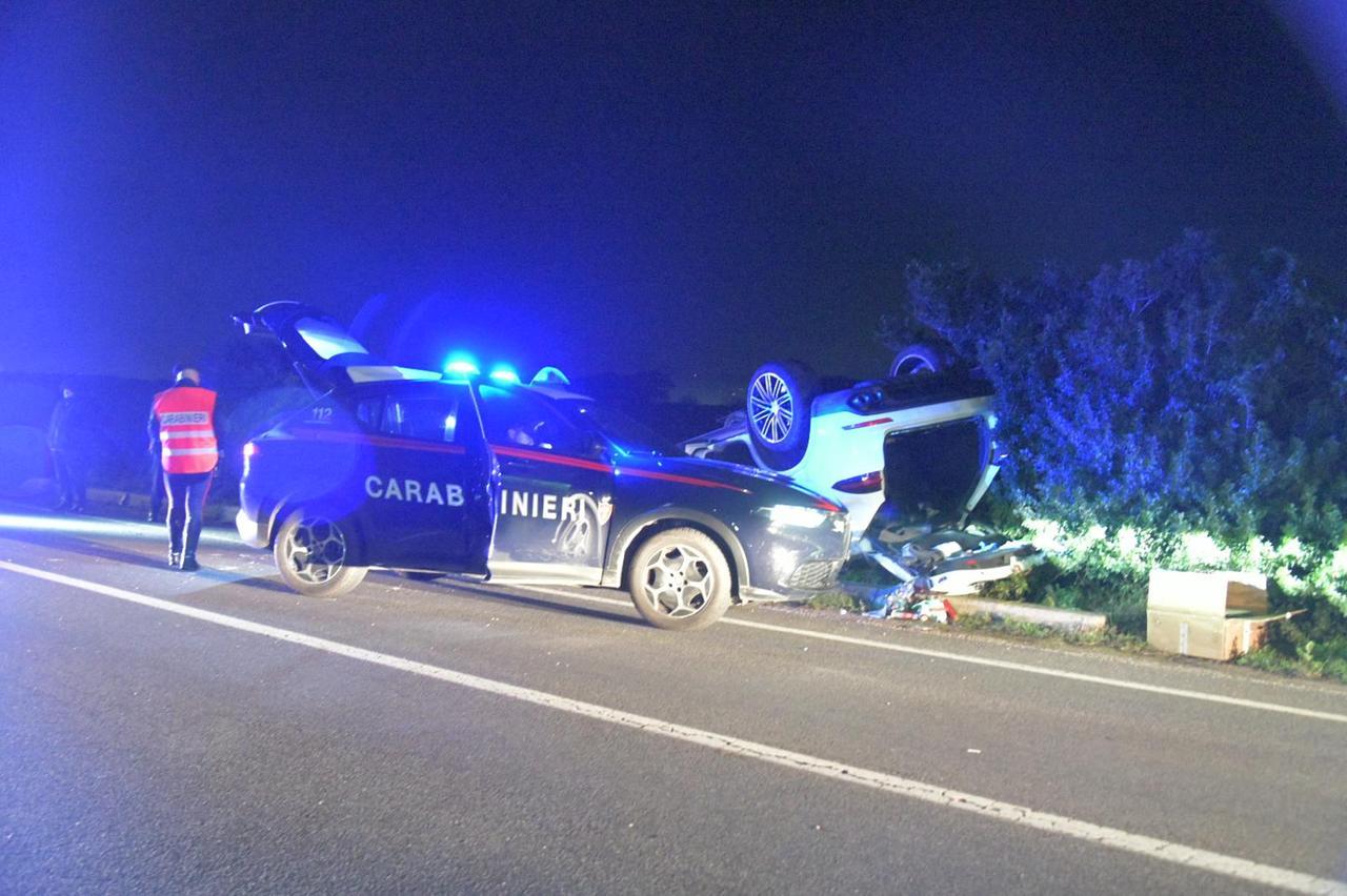 Olbia, la Porsche si ribalta all'ingresso di Murta Maria: ecco chi è la vittima