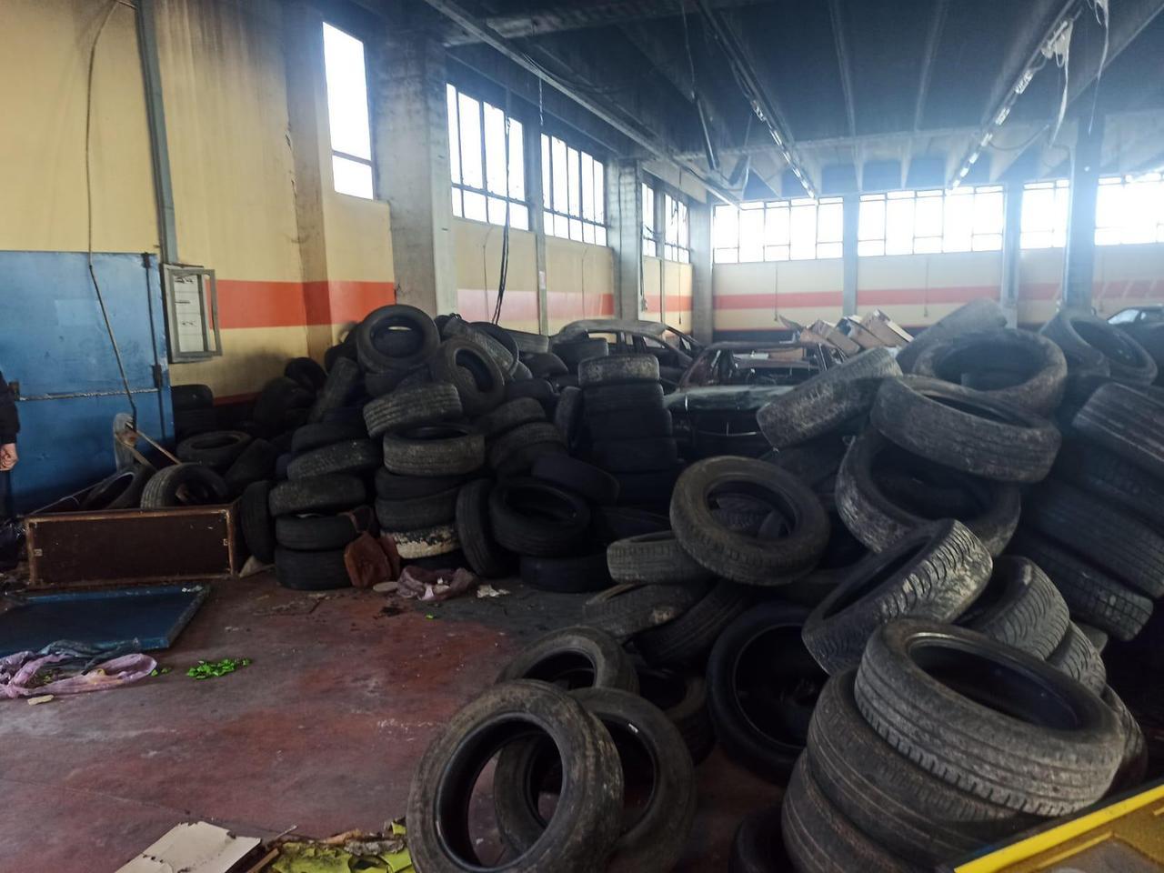 Un ecomostro nel capannone Locci: blitz dei carabinieri del Noe