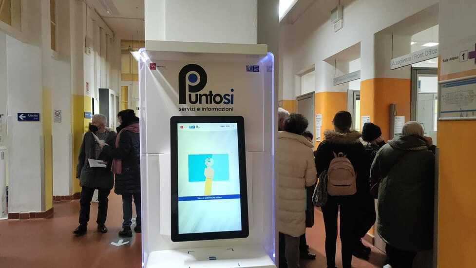 Il padiglione del centro prelievi dell'ospedale di Livorno (foto d'archivio)