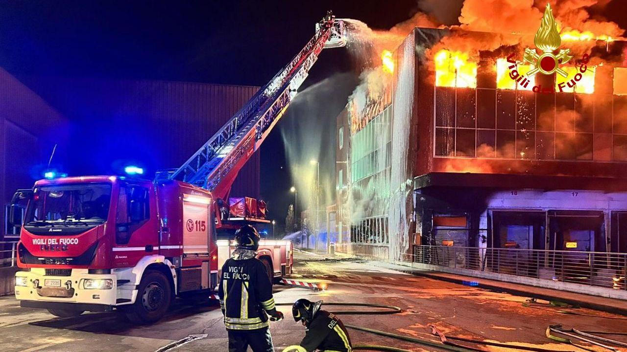 L'incendio all'Inalca di Reggio Emilia