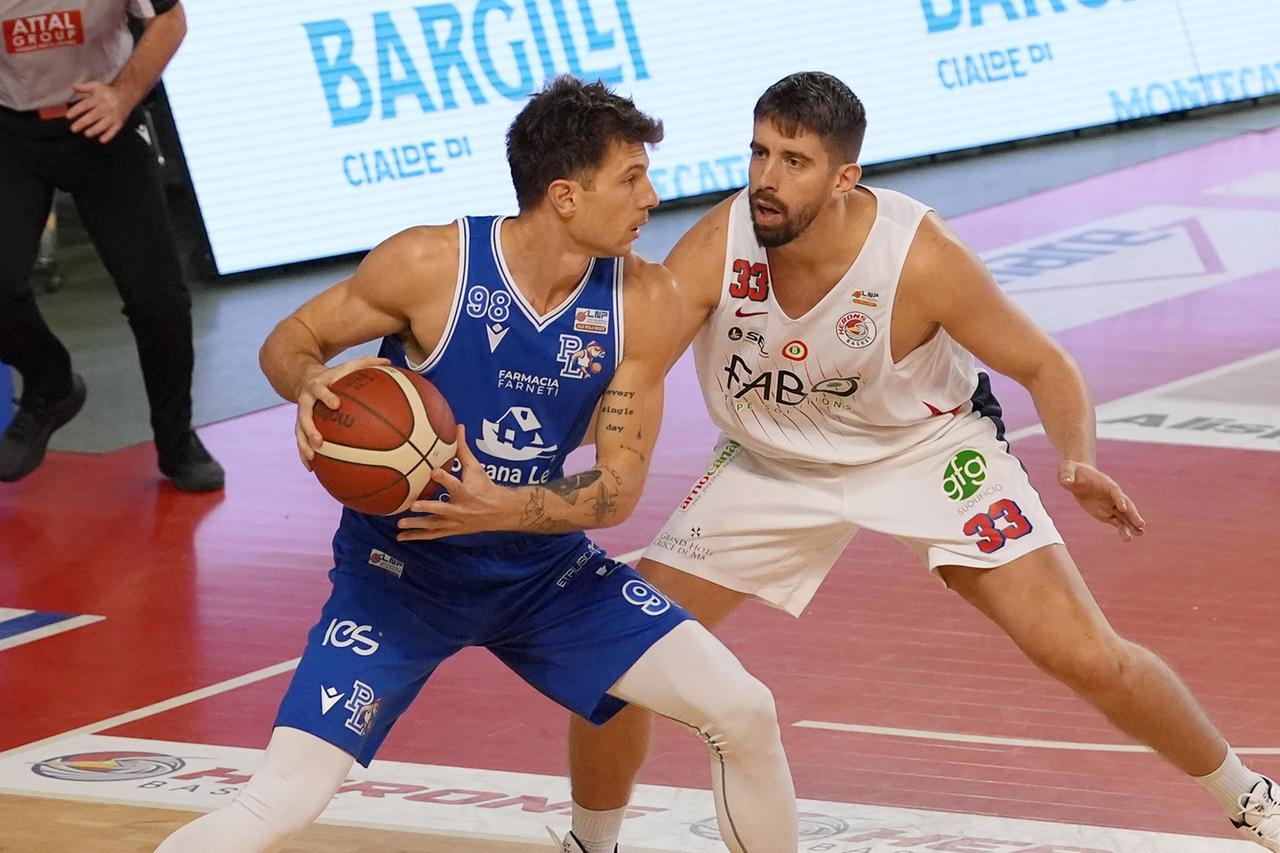 
	Paesano contro Sgobba in una Pielle-Fabo

