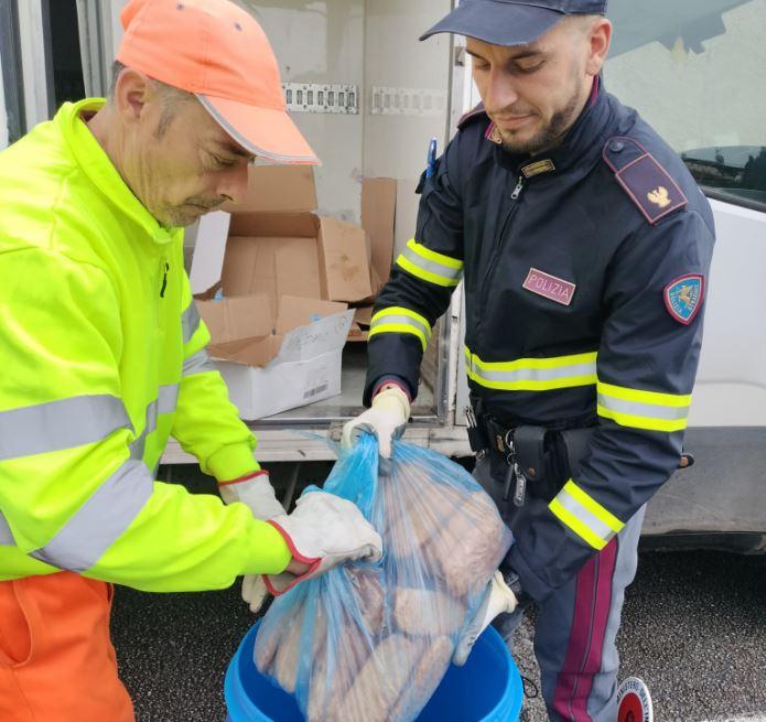 
	Gli alimenti sequestrati dalla polizia

