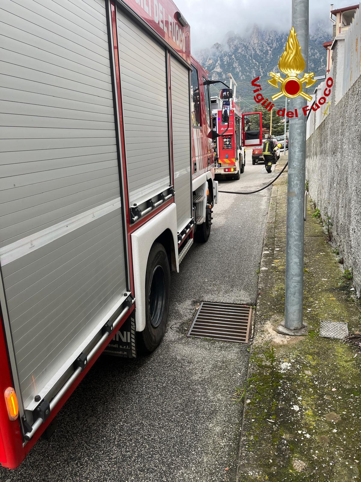 
	L'intervento dei Vigili del fuoco in via Fala 'e Nodi

