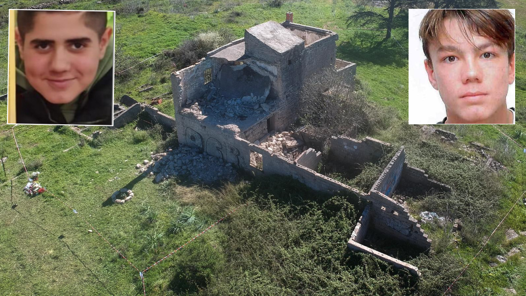 
	Il casolare crollato in via Dessanay a Nuoro la sera del 1 aprile 2024. Nelle foto piccole le vittime: da sinistra Ythan Romano e Patrick Zola

