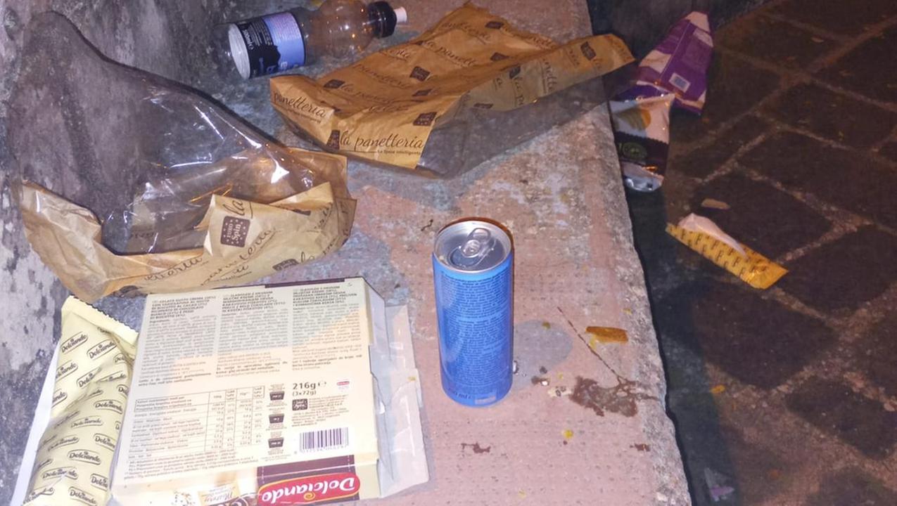 Il sindaco: «Non c’è una baby gang, sono gesti isolati» ma alcuni giovani sono finiti anche dai carabinieri