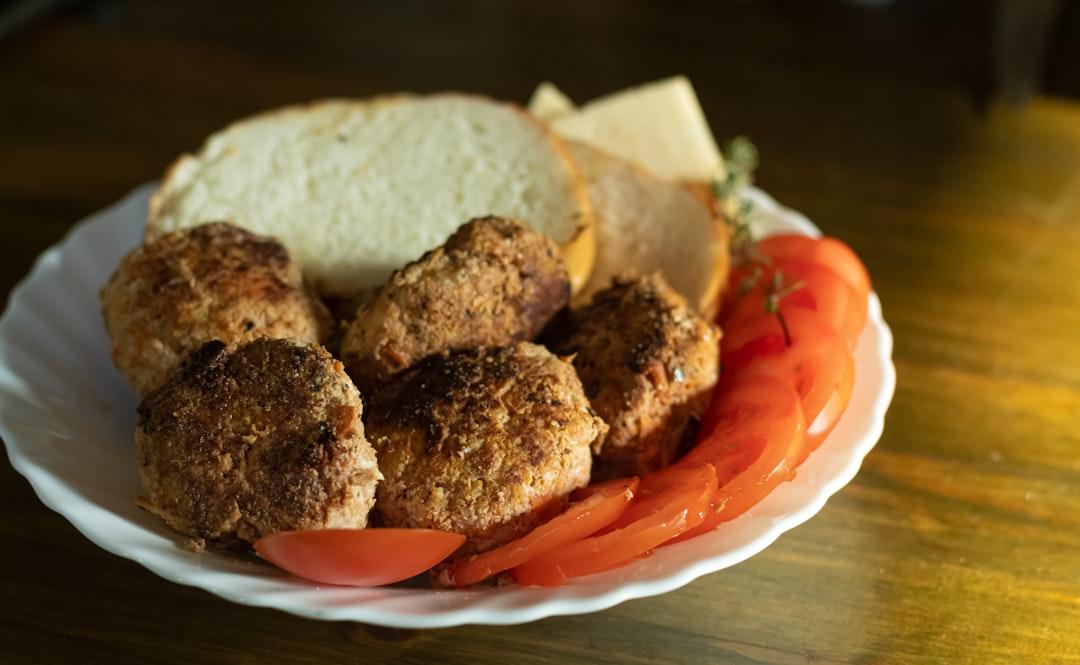 
	Un piatto con polpette (foto di repertorio)

