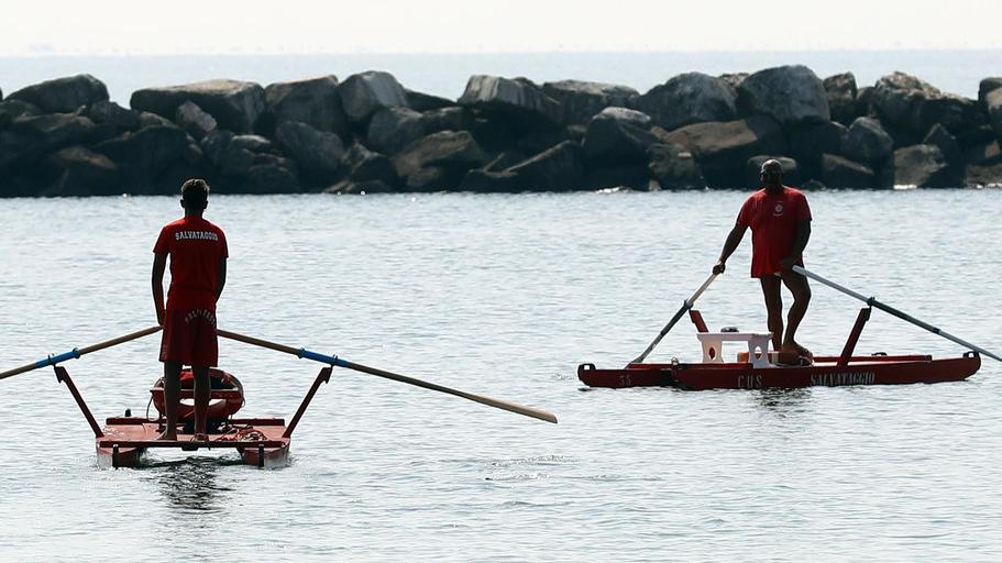 Lidi di Comacchio, la svolta per i bagnini: anche i minorenni possono lavorare
