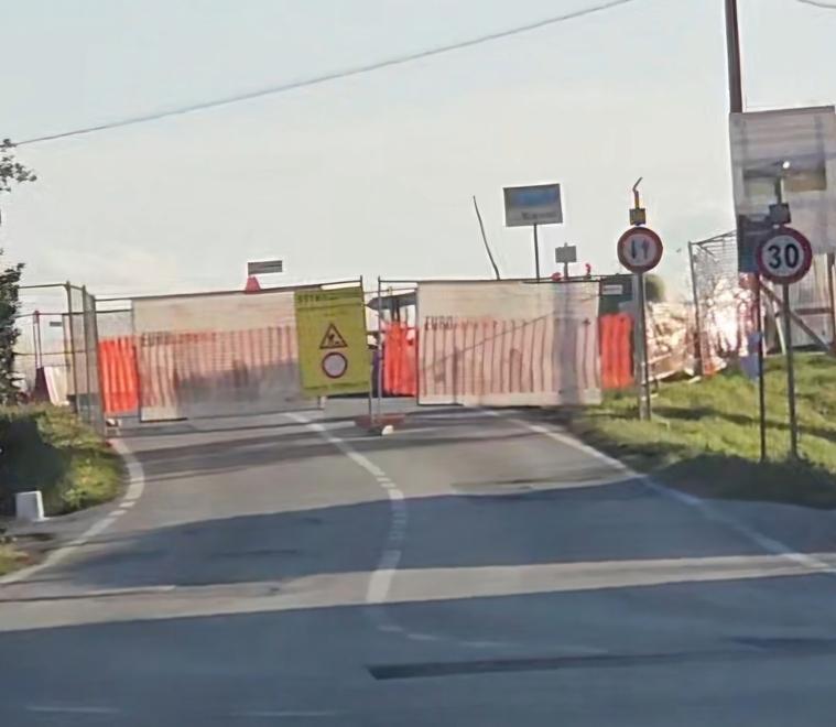 Serravalle, studenti senza la fermata della corriera. I lavori al ponte sono ancora bloccati