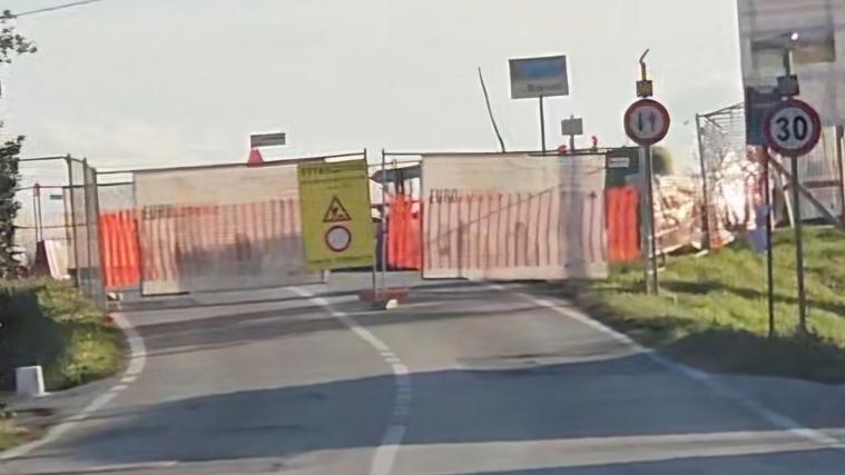 Serravalle, studenti senza la fermata della corriera. I lavori al ponte sono ancora bloccati