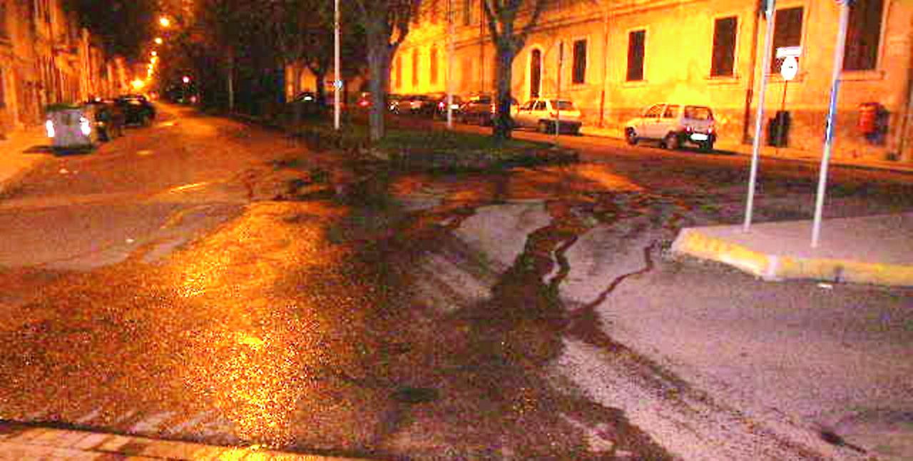 Il racconto choc della ragazza: «Mi ha trascinata nel vicolo e violentata»