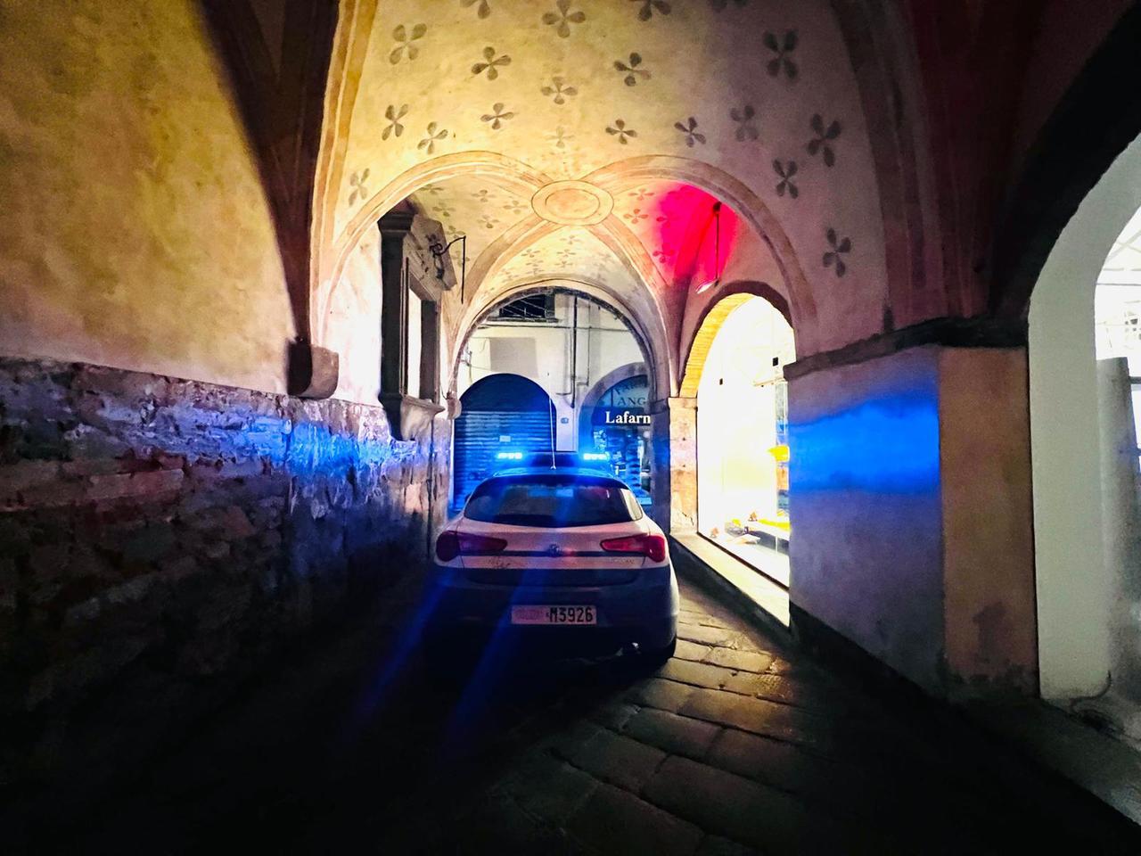 Lucca, finto matrimonio per il permesso di soggiorno: espulso
