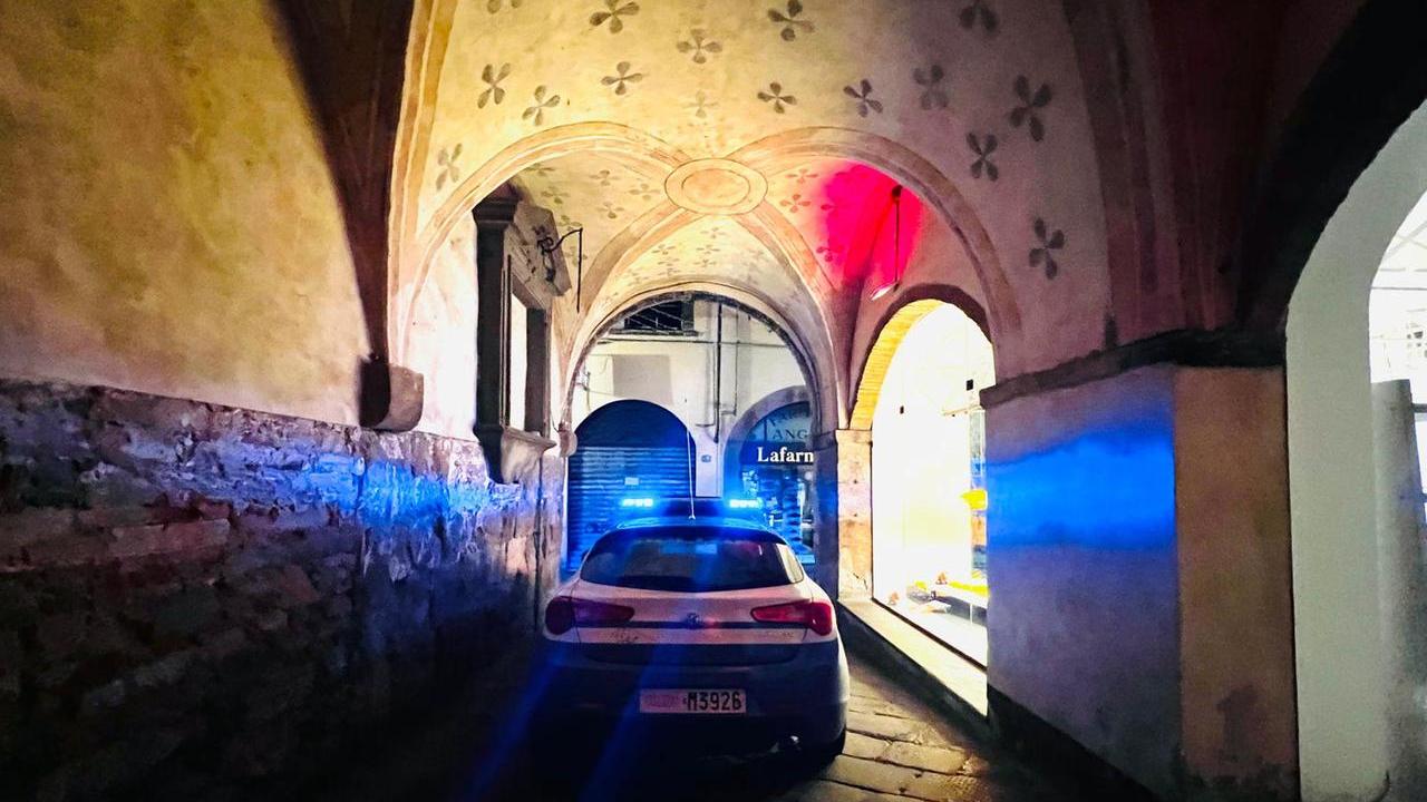 Lucca, finto matrimonio per il permesso di soggiorno: espulso