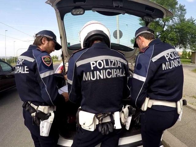 Poggio a Caiano, da 23 anni guidava senza assicurazione: anziano multato