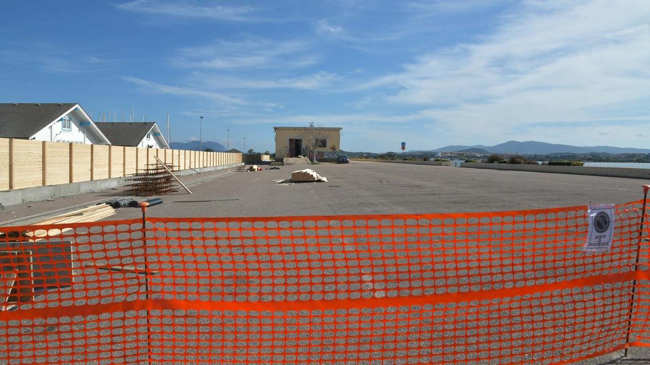 Olbia, avanzano i lavori per il porto turistico: ma i parcheggi sono sempre meno