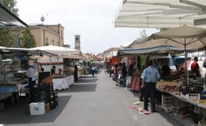 Monsummano, il mercato non lascerà il centro ma in piazza Giusti ci sarà meno posto