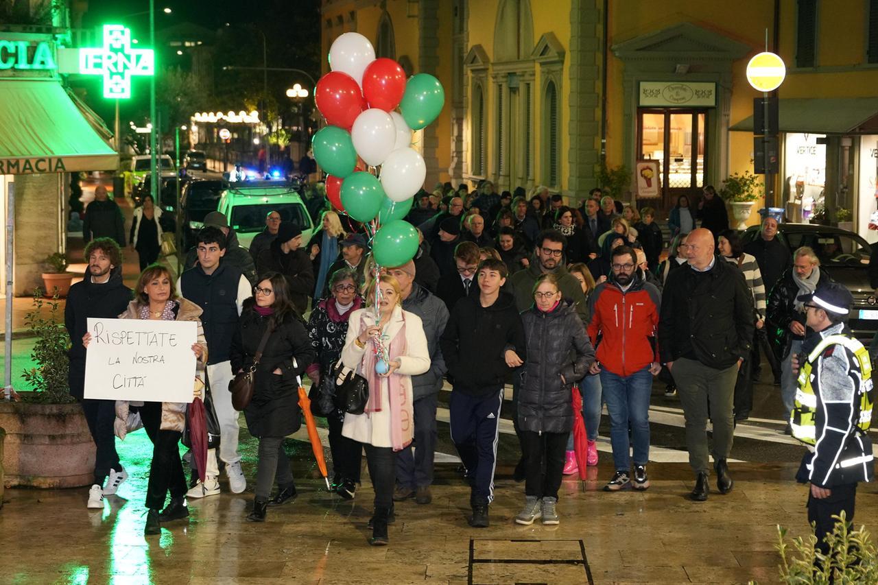 
	Un momento della marcia (foto Nucci)

