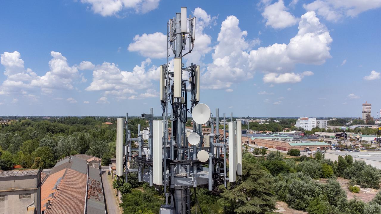 Un antenna 5g (immagine di repertorio)