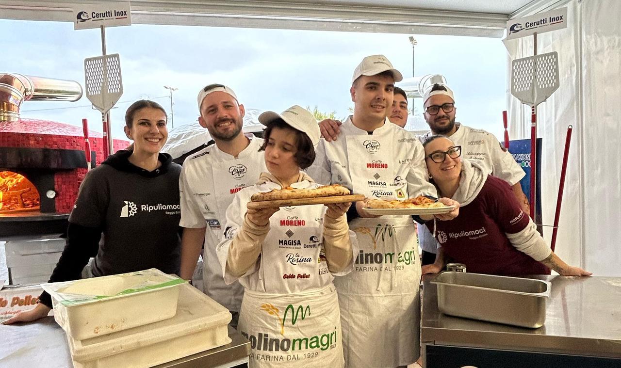 
	I ragazzi di Aut Aut pizzaioli a Sanremo

