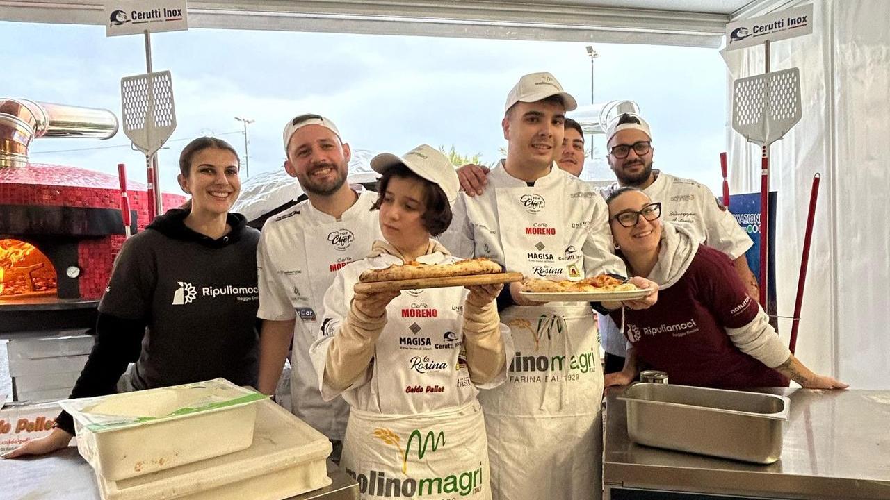I ragazzi di Aut Aut pizzaioli a Sanremo