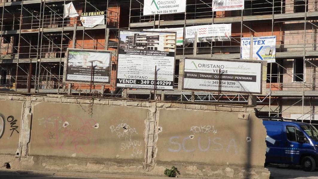 Scontro al Tar sulla palazzina in costruzione, il primo round va al Comune