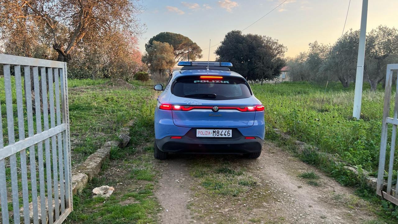 Sangue e ferite sul corpo dell’uomo trovato morto in campagna: ecco cosa sappiamo