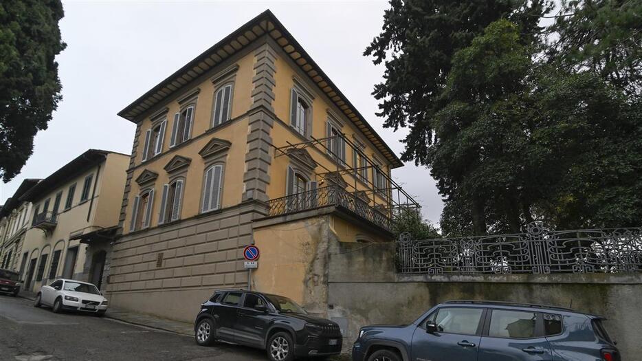 Firenze, sospetta intossicazione nelle Rsa: 3 anziani morti, 5 ricoverati e 114 casi di gastroenterite. I cibi serviti e le indagini