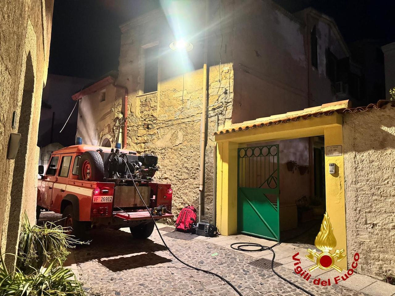 Incendio di un’abitazione: danni ingenti