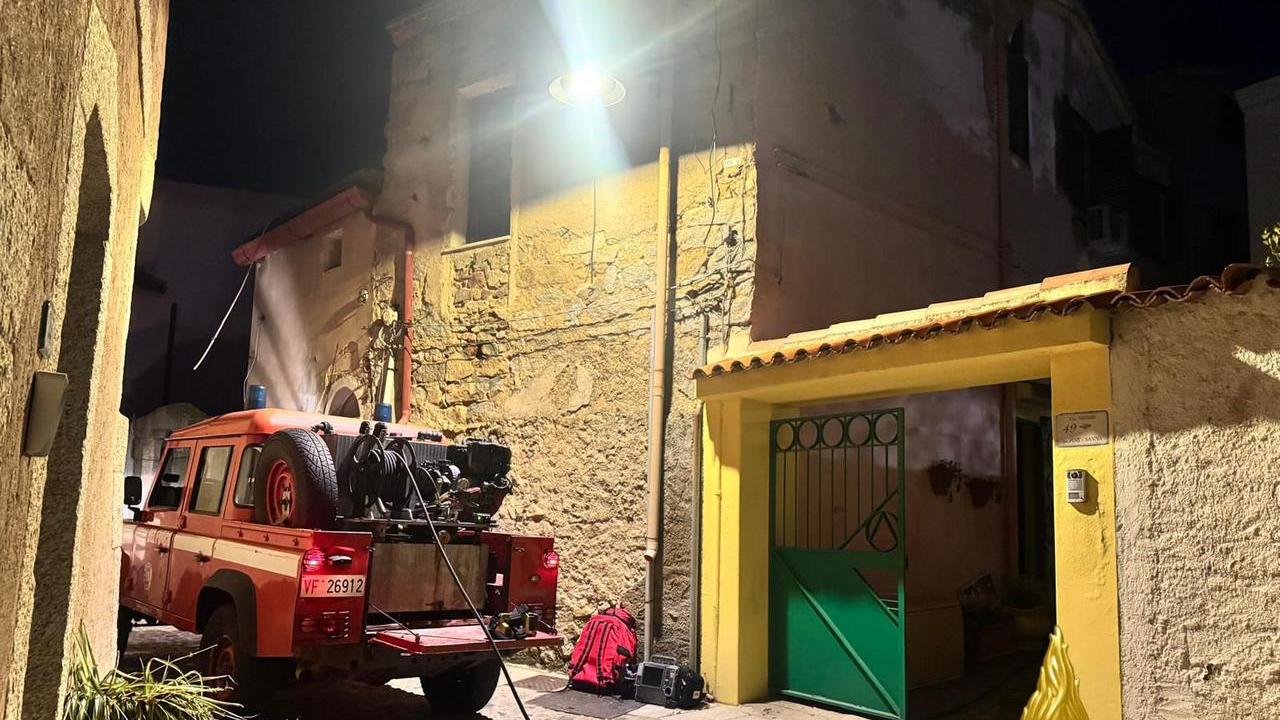 Incendio di un’abitazione: danni ingenti