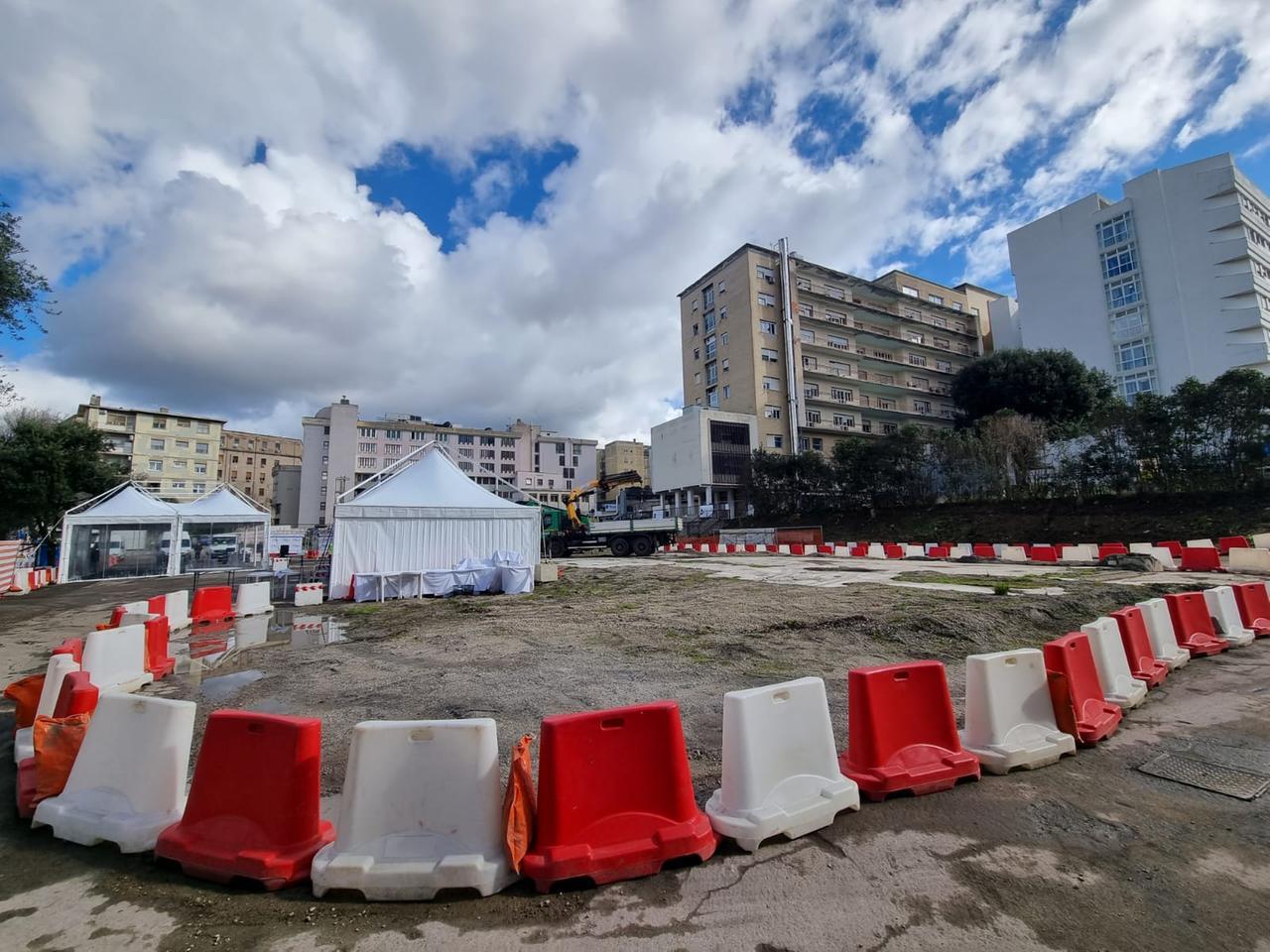 
	Il punto in cui nascer&agrave; il&nbsp;nuovo padiglione Materno Infantile <em>(foto Mauro Chessa)</em>

